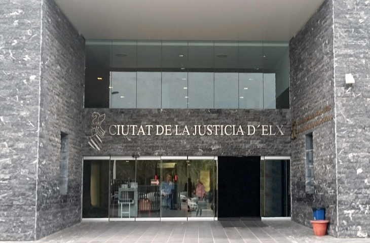 El Colegio de Fisioterapeutas solicita al juzgado de Elche la apertura de juicio oral contra un pseudo-profesional por intrusismo