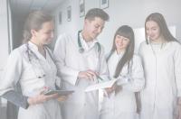 Sanidad alcanza un acuerdo con las universidades privadas para que el alumnado de Ciencias de la Salud haga prácticas en hospitales públicos